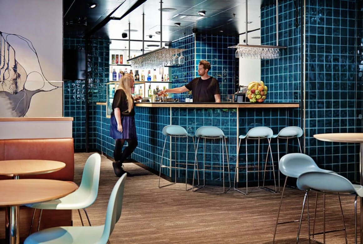 Corporate painting workshop for team building at Danhostel Copenhagen City